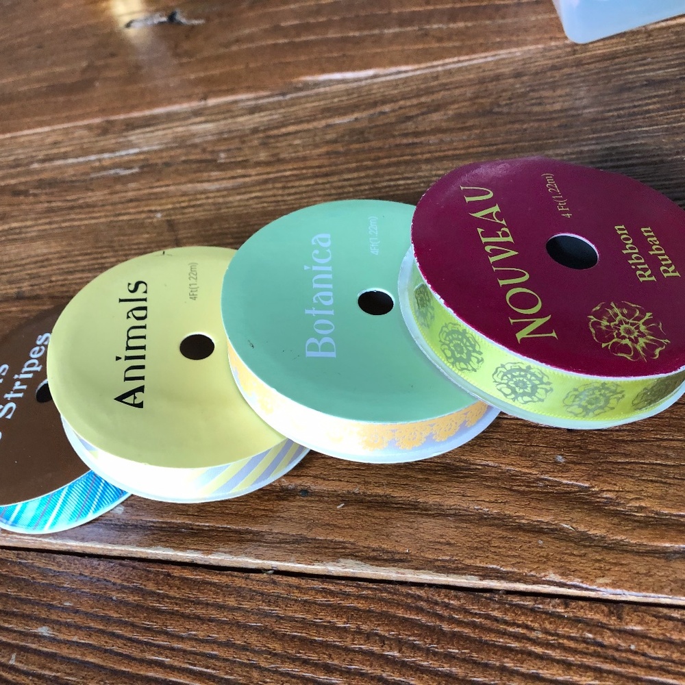 Crafting ribbon (4 rolls)